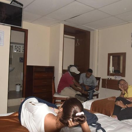Olan'S Hotel Group Esmeraldas Esterno foto